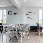 Logis La Cremaillere 2*