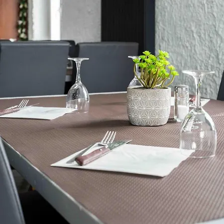 Logis La Crémaillère Hotel 2*