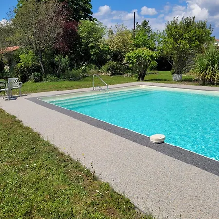 Отель Logis La Cremaillere