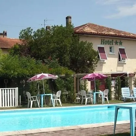 Logis La Cremaillere فندق