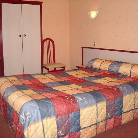 Отель Logis La Cremaillere 2*