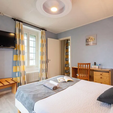 Logis La Cremaillere فندق