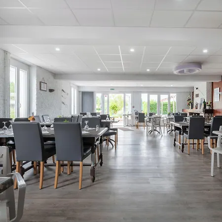 Hotel Logis La Crémaillère 2*